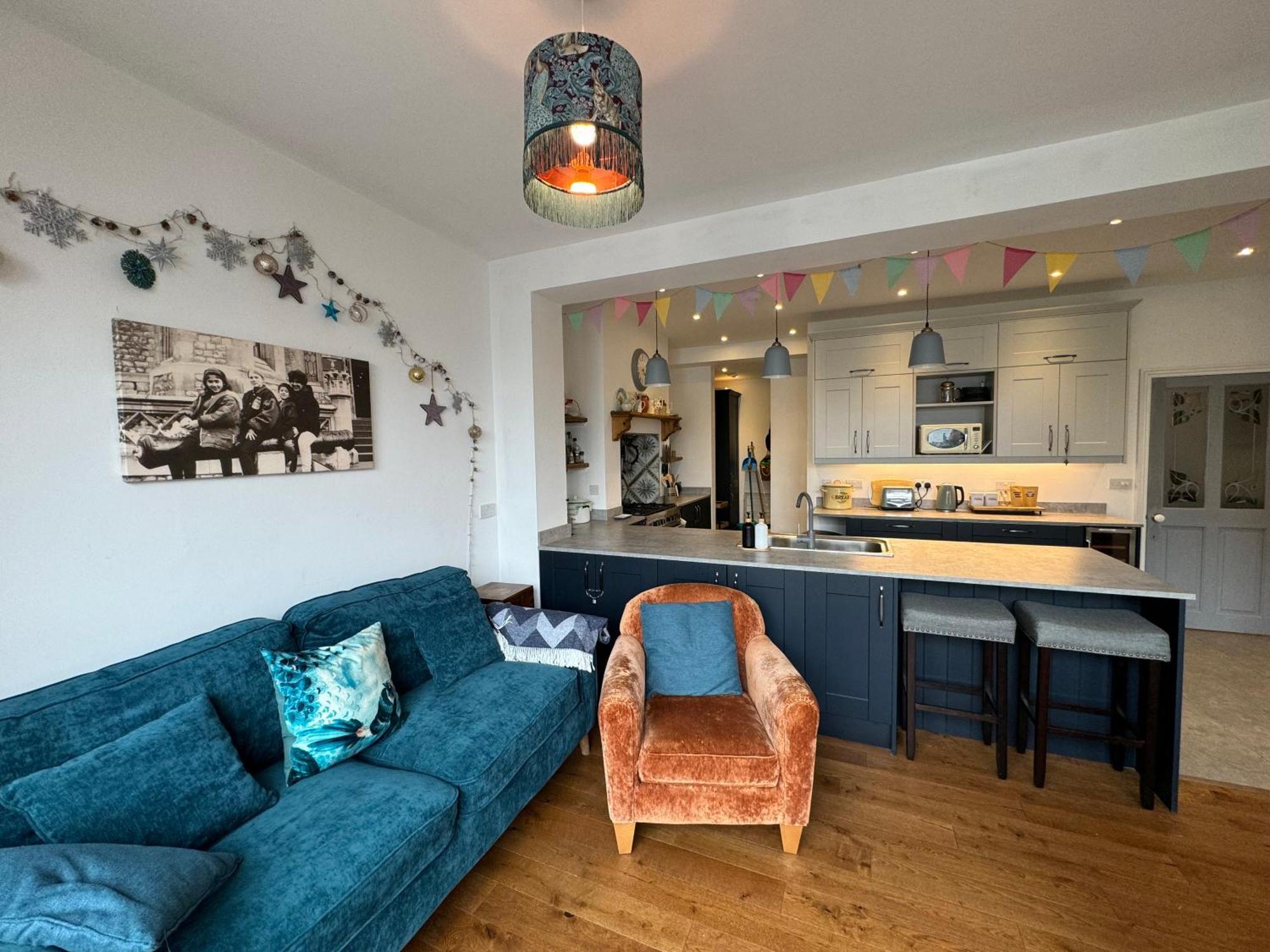 Modern & Vintage Inspired Home In Old Totterdown Bristol Exterior photo